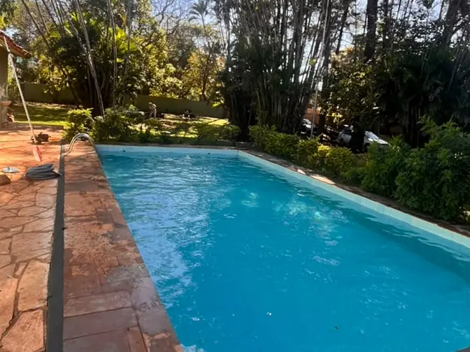 Piscina retangular em chácara